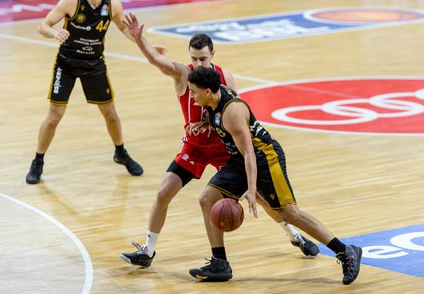 签下科斯图 签下科斯图