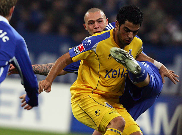 予年轻球员 予年轻球员