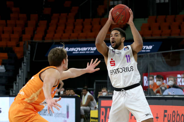 被竞争对手 被竞争对手