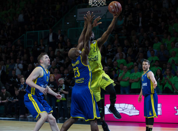 奇纳扎埃克 奇纳扎埃克